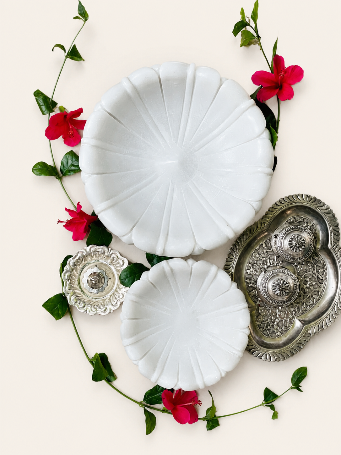 Rounded Lotus Urli