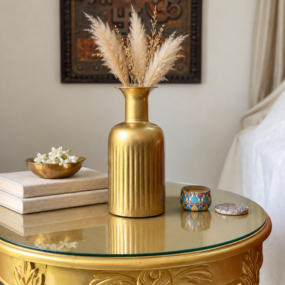 Alba vase with dried pampas on a side table