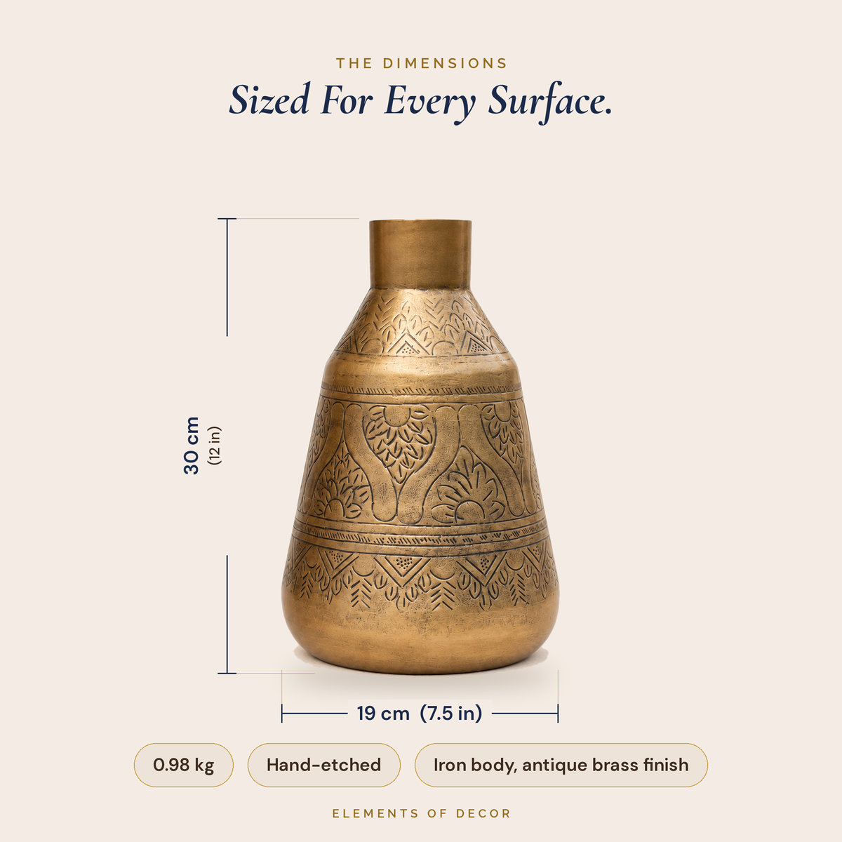Aurum 12 inch vase dimensions: 19 x 19 x 30 cm, 0.98 kg